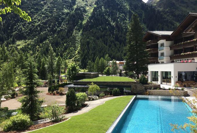 Imagen de la piscina del Verw&ouml;hnhotel Wildspitze. Foto 14