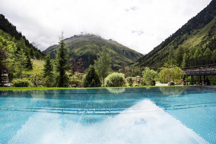 Imagen de la piscina del Verw&ouml;hnhotel Wildspitze. Foto 15
