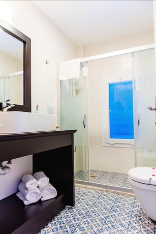 Imagen de la habitación del Via Farilya Hotel. Foto 10
