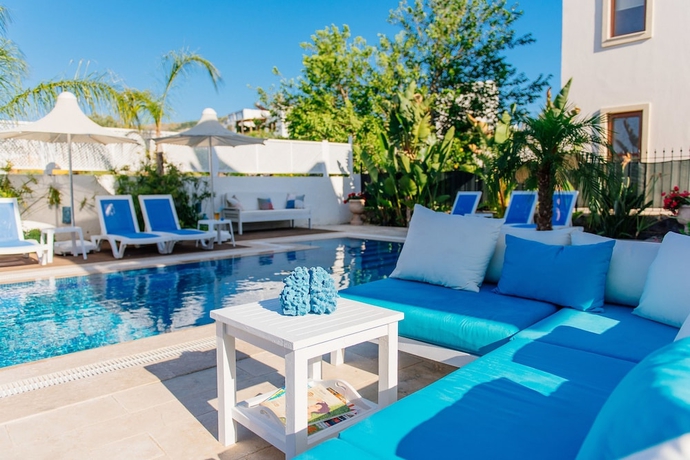 Imagen de la piscina del Via Farilya Hotel. Foto 16