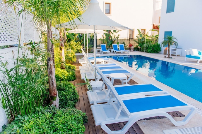 Imagen de la piscina del Via Farilya Hotel. Foto 17