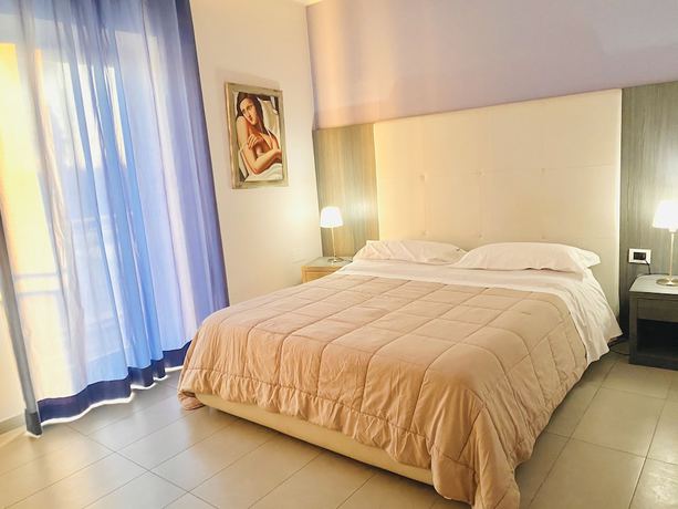 Imagen de la habitación del Victoria Hotel, Castello di Cisterna. Foto 12