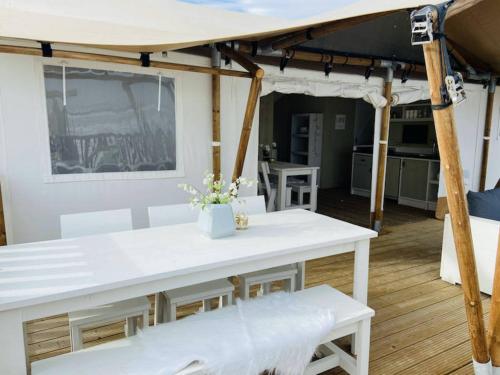 Imagen general del Villa Alwin Beach Resort. Foto 8