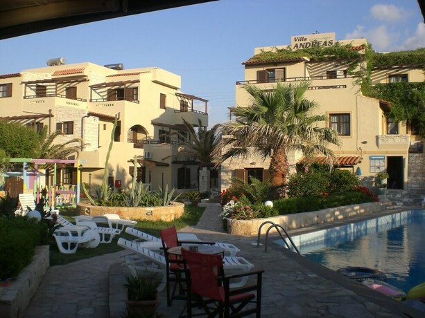 Imagen de los exteriores del Villa Andreas. Foto 32