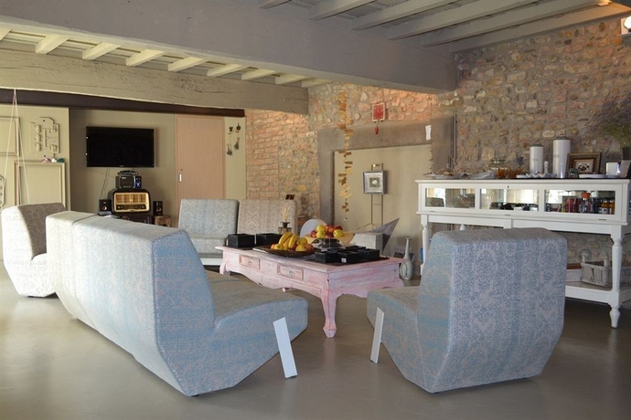 Imagen de los interiores del Villa Aruch. Foto 16