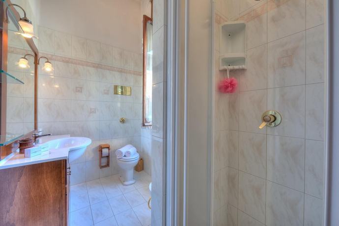 Imagen de la habitación del Villa Barbara in Desenzano del Garda. Foto 18