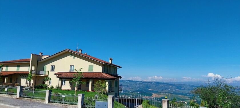 Imagen general del Villa Bellavista Alba. Foto 1