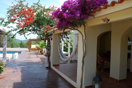 Imagen de los exteriores del Villa Can Elefant. Foto 4