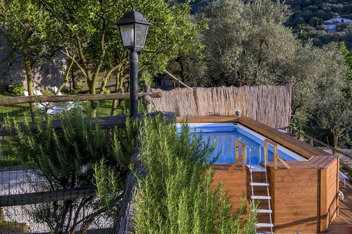 Imagen de la piscina del Villa Carolina Country House. Foto 16