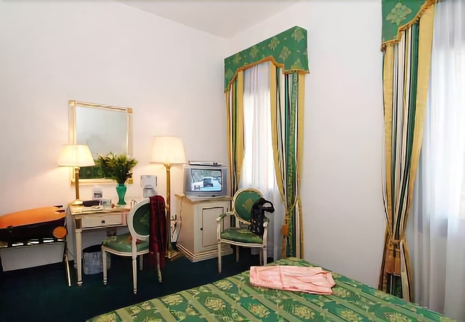 Imagen de la habitación del Villa Crispi. Foto 14