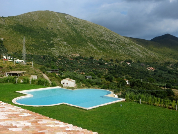 Imagen de la piscina del Villa Degli Ulivi, Itri. Foto 7
