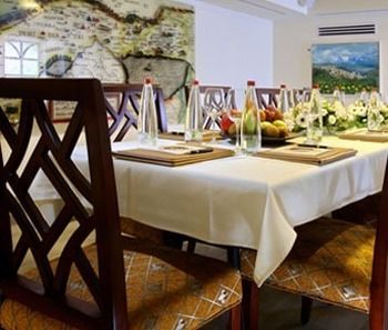 Imagen de la piscina del Villa Europe 1917. Foto 13