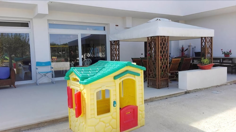 Imagen de los exteriores del Villa Giadel. Foto 12