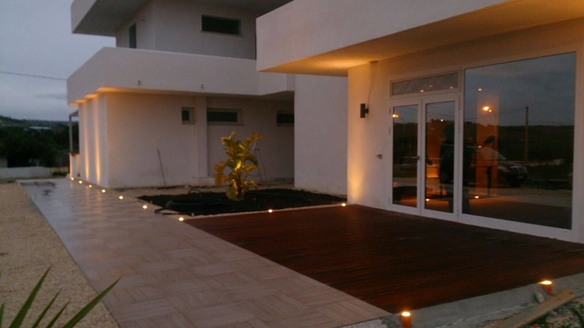 Imagen de los exteriores del Villa Giadel. Foto 15