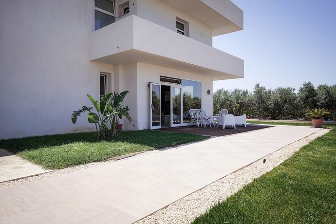 Imagen de los exteriores del Villa Giadel. Foto 16