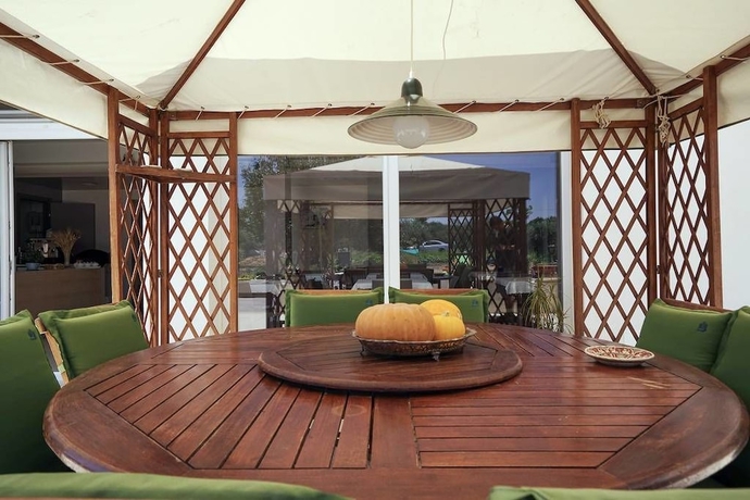 Imagen de los exteriores del Villa Giadel. Foto 17