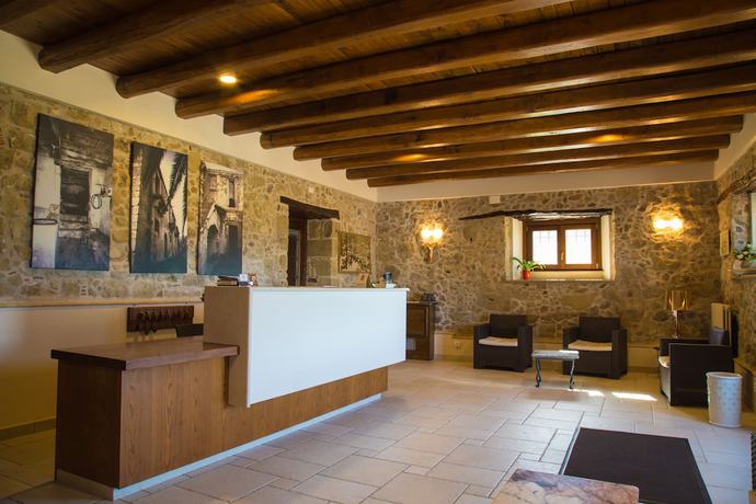 Imagen de los interiores del Villa Ginevra Resort Agrituristico. Foto 20