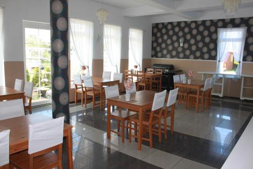 Imagen del bar/restaurante del Villa Happy Rose. Foto 2