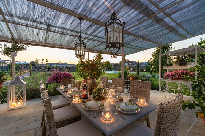 Imagen general del Villa Hugo in Lucca With 5 Bedrooms and 6 Bathrooms. Foto 14