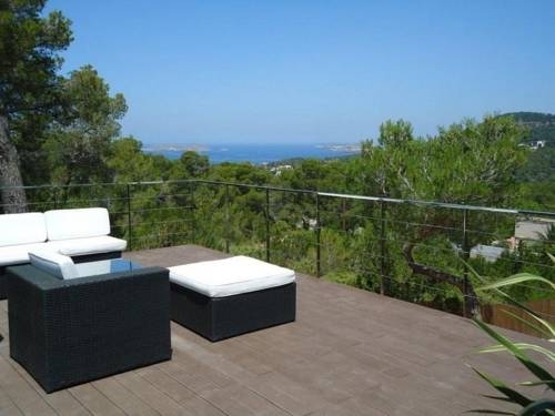 Imagen de los exteriores del Villa Jacaranda. Foto 3