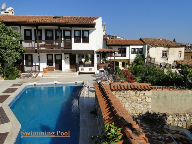 Imagen de la piscina del Villa Konak Hotel. Foto 16