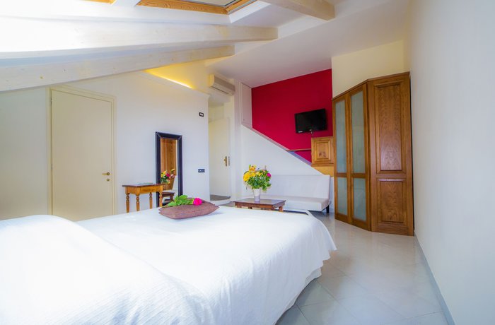 Imagen de la habitación del Villa Lara Hotel. Foto 17