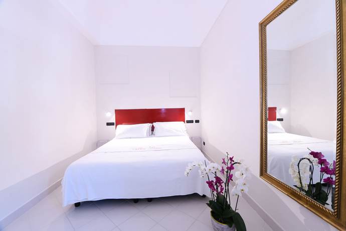 Imagen de la habitación del Villa Lara Hotel. Foto 18