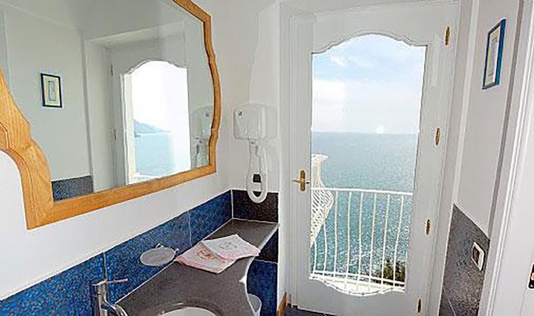 Imagen de la habitación del Villa Le Sirene in Positano. Foto 7