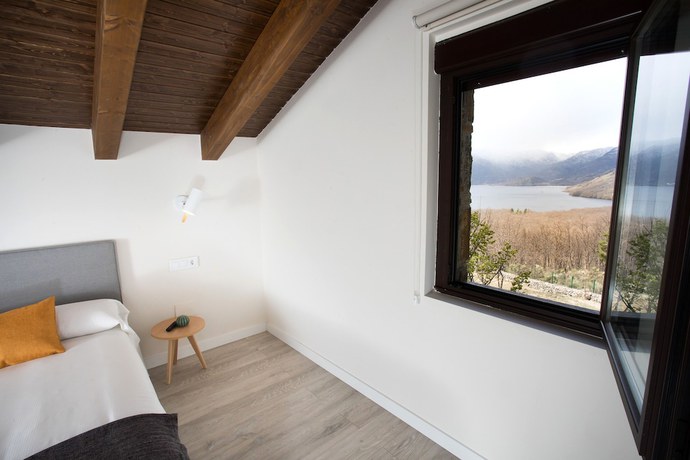 Imagen de la habitación del Villa Lucerna Sports and Hotel Resort. Foto 9