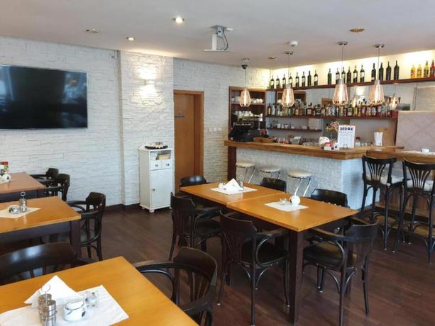 Imagen del bar/restaurante del Villa Merry Spa&wellness. Foto 2