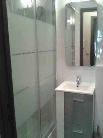 Imagen de la habitación del Villa Montmartre. Foto 9