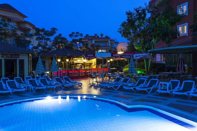 Imagen de la piscina del Villa Moonflower Aparts and Suites - All Inclusive. Foto 6