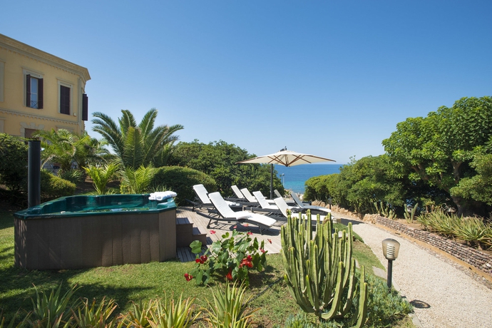 Imagen de los exteriores del Villa Mosca. Foto 11