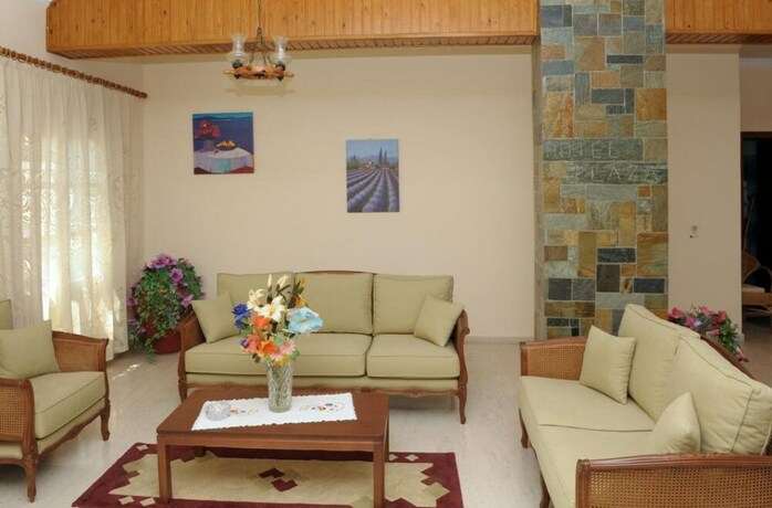 Imagen de los interiores del Villa Plaza. Foto 21