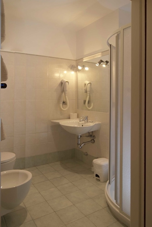 Imagen de la habitación del Villa Regina, Riva del Garda. Foto 9
