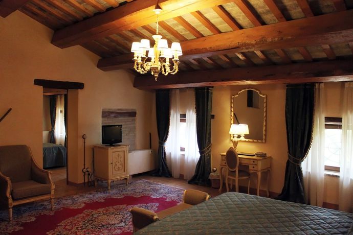 Imagen de los exteriores del Villa Rinalducci. Foto 11