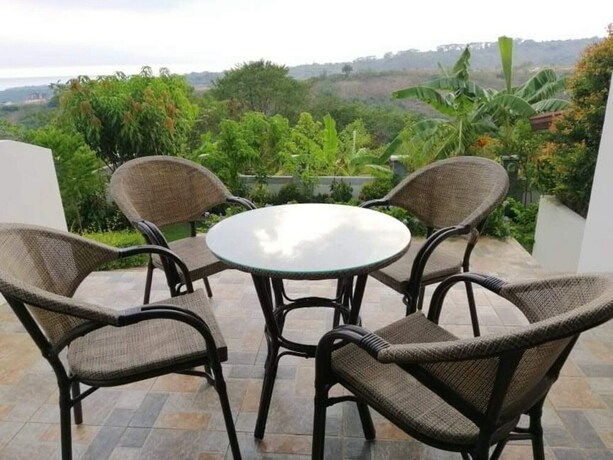 Imagen de la habitación del Villa - Sleeps 10 - Communal Pool - Parking. Foto 31