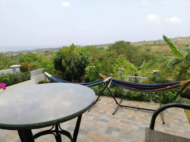 Imagen de la habitación del Villa - Sleeps 10 - Communal Pool - Parking. Foto 35