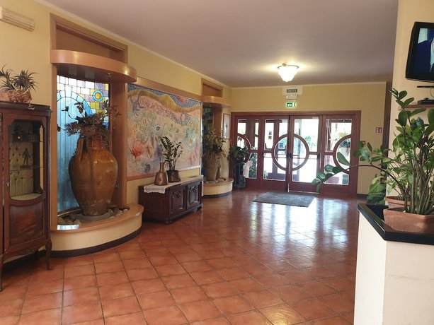Imagen de los interiores del Villa Strassoldo, EX: Attianese Hotel Restaurant. Foto 20