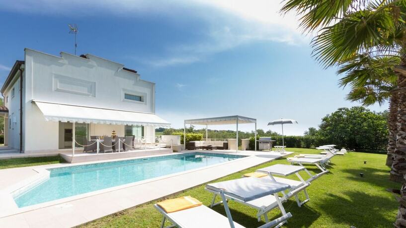 Imagen general del Villa Surya 8 2. Foto 16