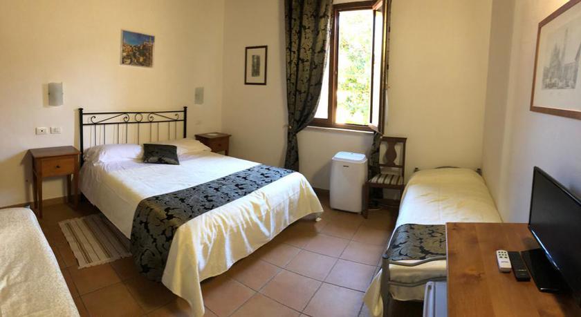 Imagen de la habitación del Villa Tuscany Siena. Foto 5