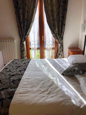 Imagen de la habitación del Villa Tuscany Siena. Foto 7