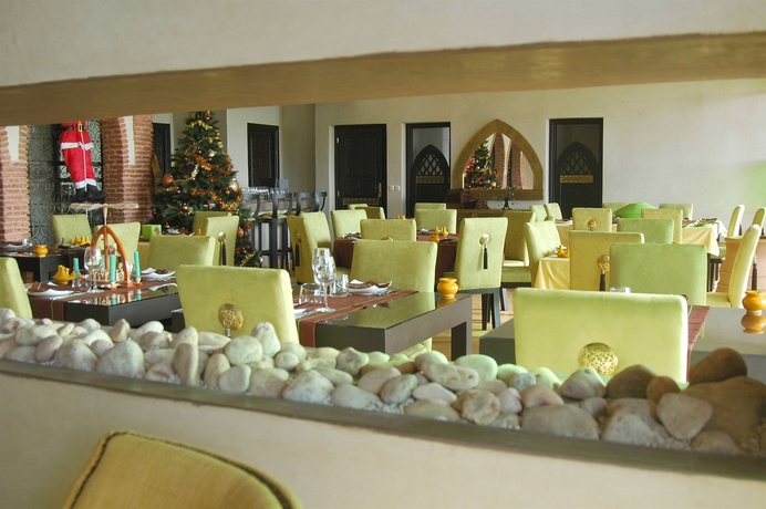 Imagen del bar/restaurante del Villa y Tente Manzil La Tortue. Foto 2