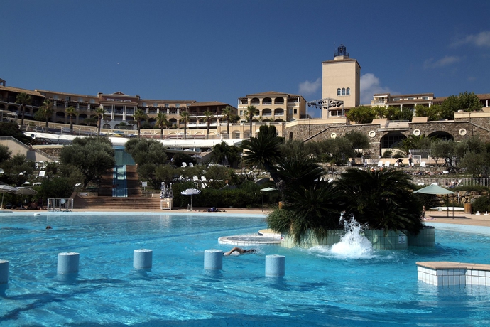 Imagen de los exteriores del Village Cap Esterel Pierre and Vacances. Foto 3