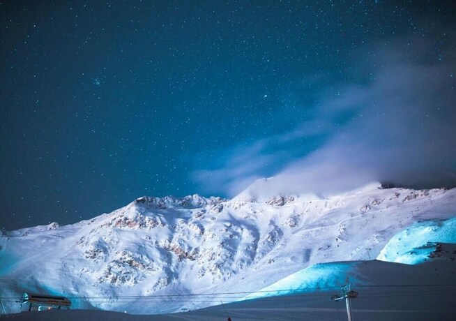 Imagen de la piscina del Village Igloo Morzine Avoriaz. Foto 37