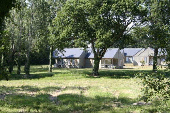 Imagen de los exteriores del Village Vacances Chateau De Tr&eacute;ambert. Foto 13