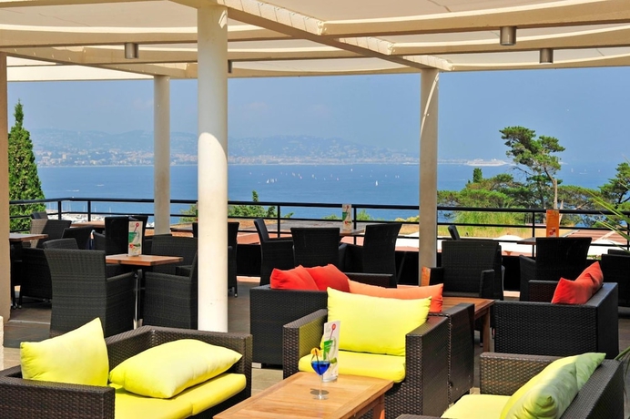 Imagen del bar/restaurante del Village Vacances Le Domaine D'agecroft. Foto 5
