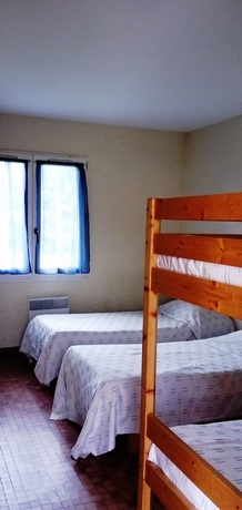 Imagen de la habitación del Village de vacances Le S&eacute;n&eacute;quet. Foto 2