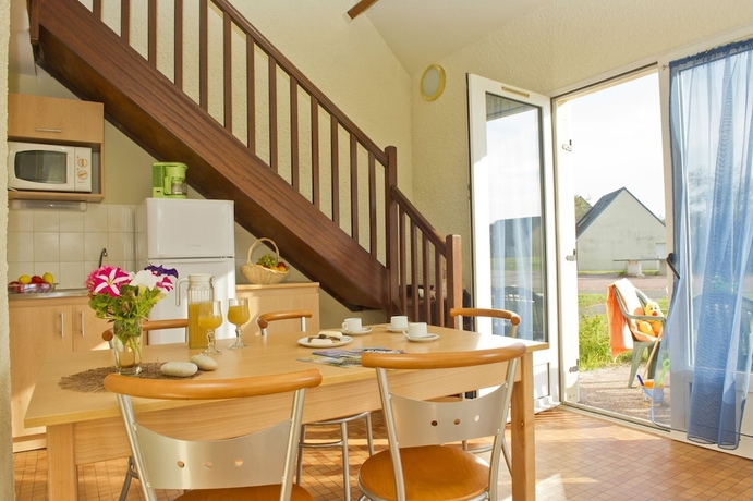 Imagen de la habitación del Village de vacances Le S&eacute;n&eacute;quet. Foto 9