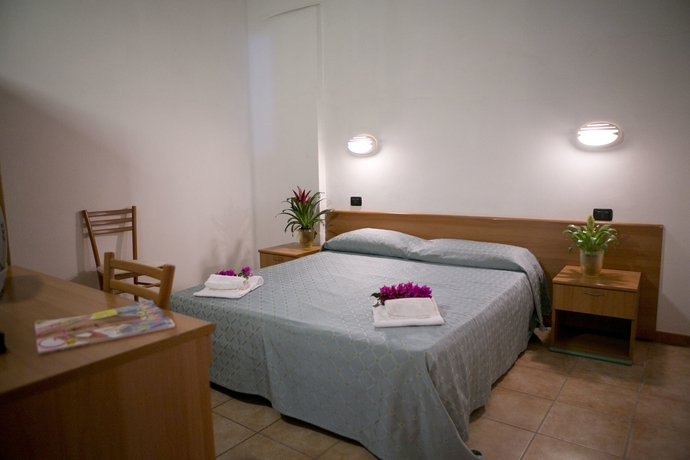 Imagen de la habitación del Villaggio Borgo Marino. Foto 15